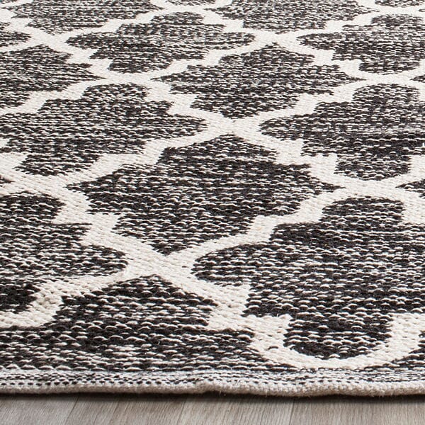 Safavieh Montauk Mtk810D Black / Ivory Geometric Area Rug