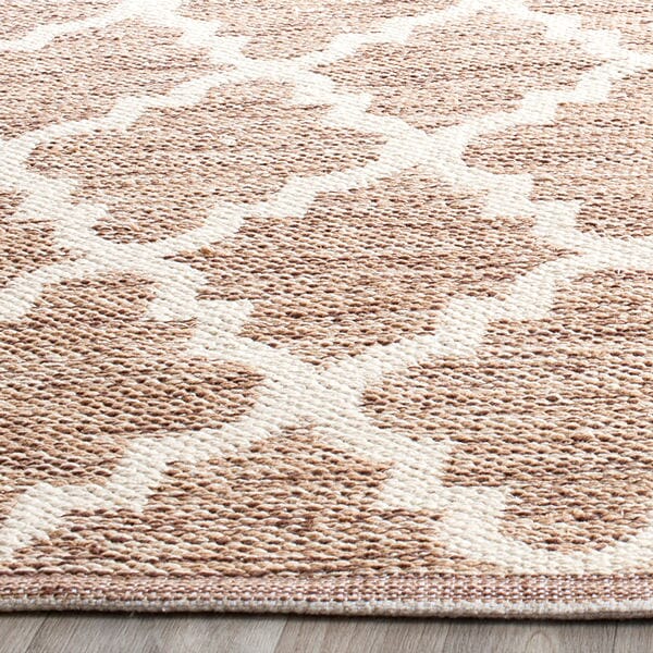 Safavieh Montauk Mtk810E Beige / Ivory Geometric Area Rug