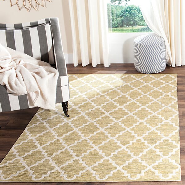 Safavieh Montauk Mtk810G Green / Ivory Geometric Area Rug