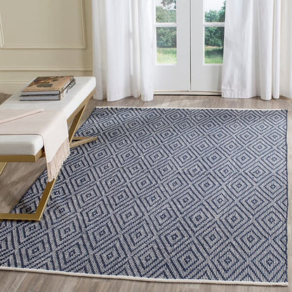 Safavieh Montauk Mtk811C Navy / Ivory Geometric Area Rug