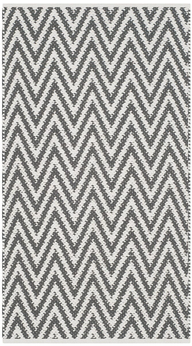 Safavieh Montauk Mtk812A Grey / Ivory Chevron Area Rug