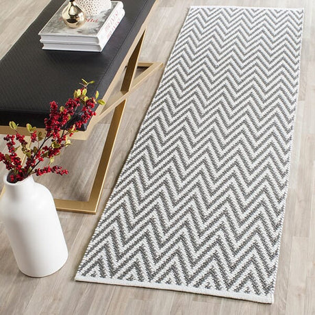 Safavieh Montauk Mtk812A Grey / Ivory Rugs.