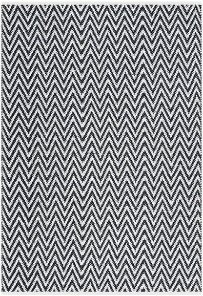 Safavieh Montauk Mtk812D Black / Ivory Chevron Area Rug