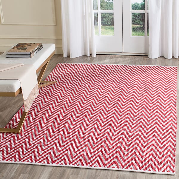 Safavieh Montauk Mtk812K Red / Ivory Chevron Area Rug