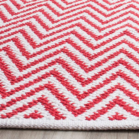 Safavieh Montauk Mtk812K Red / Ivory Rugs.