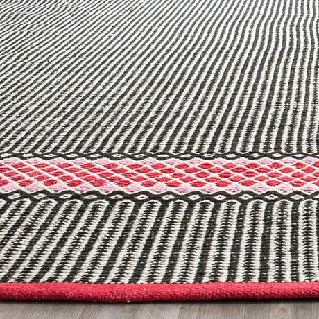 Safavieh Montauk Mtk820P Light Pink / Multi Rugs.