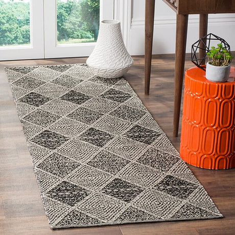 Safavieh Montauk Mtk822D Black Rugs.