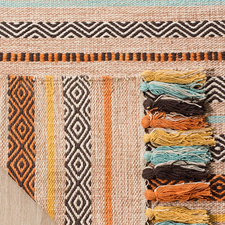 Safavieh Montauk Mtk901A Beige / Multi Rugs.