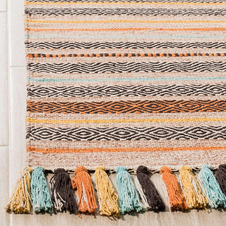 Safavieh Montauk Mtk901A Beige / Multi Rugs.