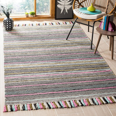 Safavieh Montauk Mtk901B Black / Multi Rugs.
