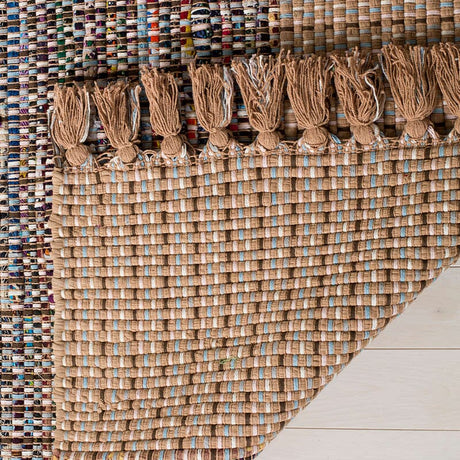 Safavieh Montauk Mtk972E Beige / Multi Rugs.
