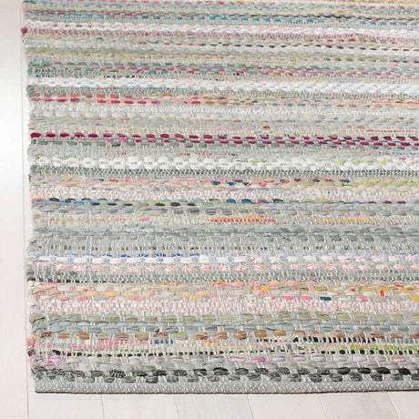 Safavieh Montauk Mtk975A Grey / Multi Rugs.