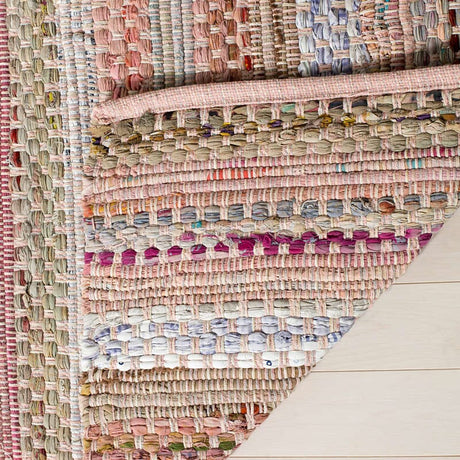 Safavieh Montauk Mtk975D Pink / Multi Rugs.
