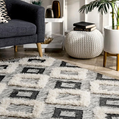 Nuloom Sariah Othello Nsa3323A Black And White Area Rug