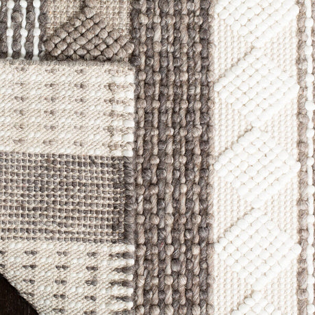Safavieh Natura Nat252F Grey / Ivory Rugs.