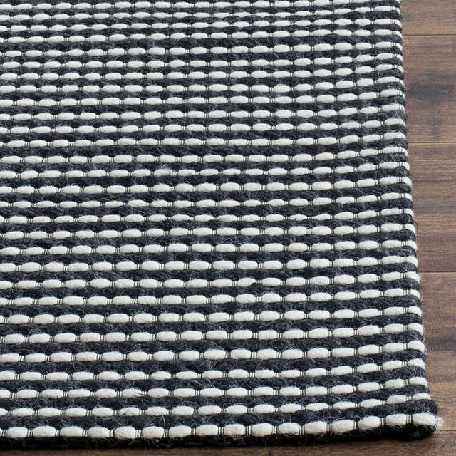 Safavieh Natura Nat801E Ivory / Black Rugs.