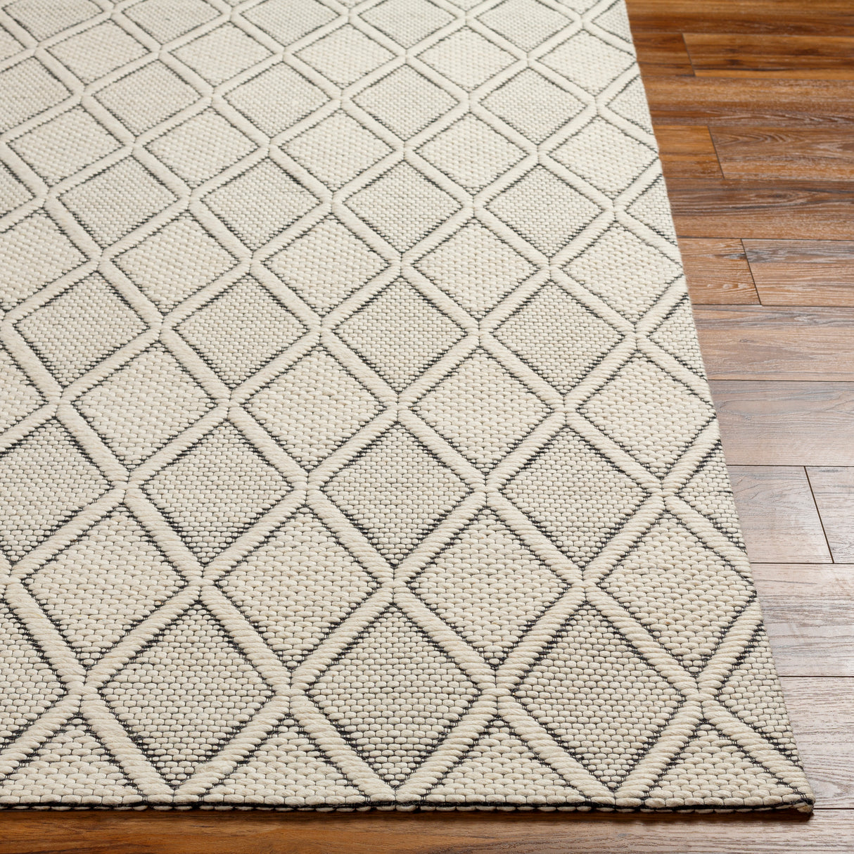 Surya Nevada Nvd-2303 Grey Rug.