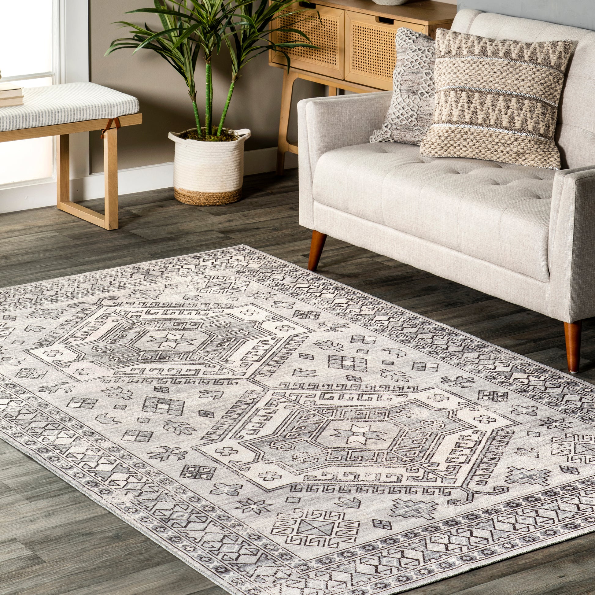 AreaRugs.com Wavaj Nwa1040B Gray Area Rug