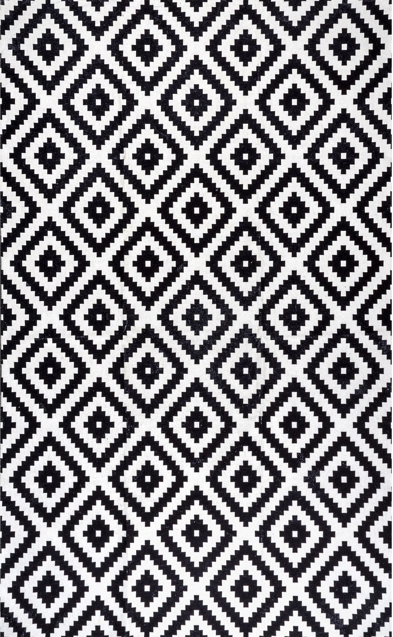 AreaRugs.com Wavaj Nwa1196A Black Area Rug