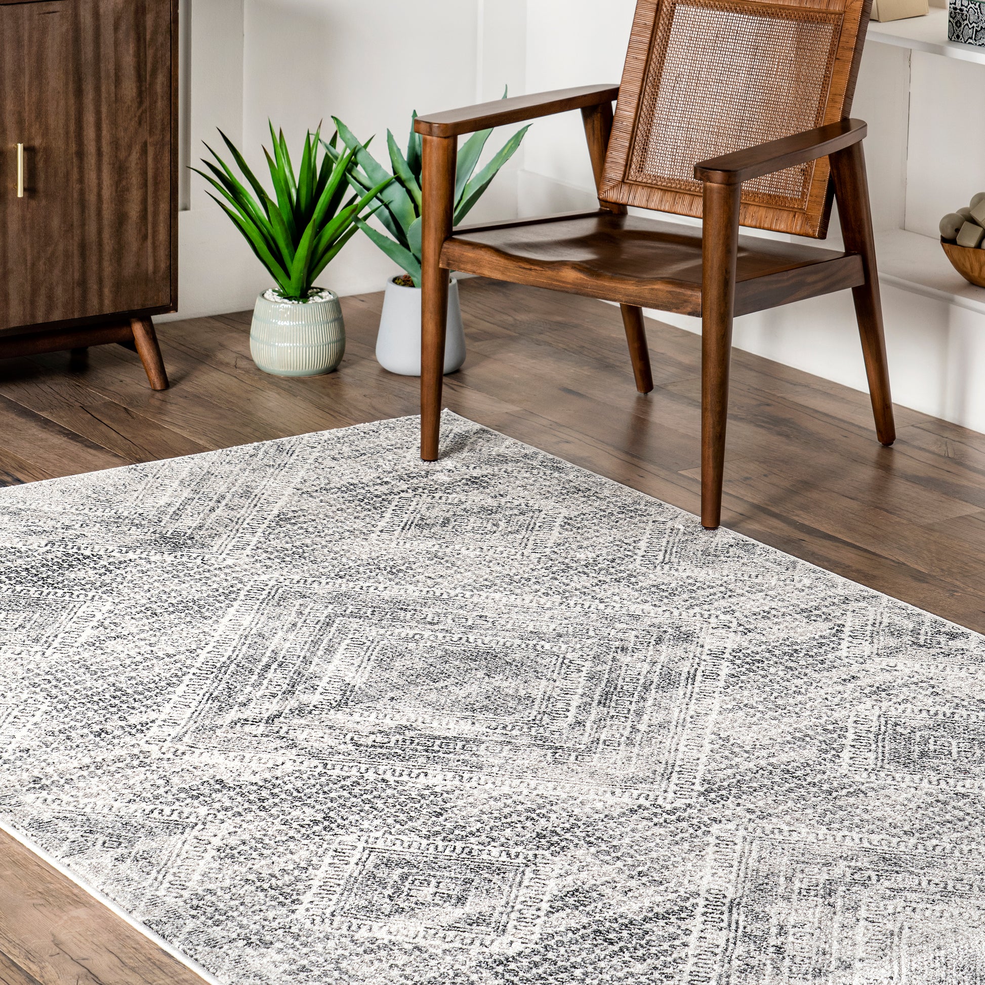 Nuloom Karie Tribal Nka1707A Light Gray Area Rug