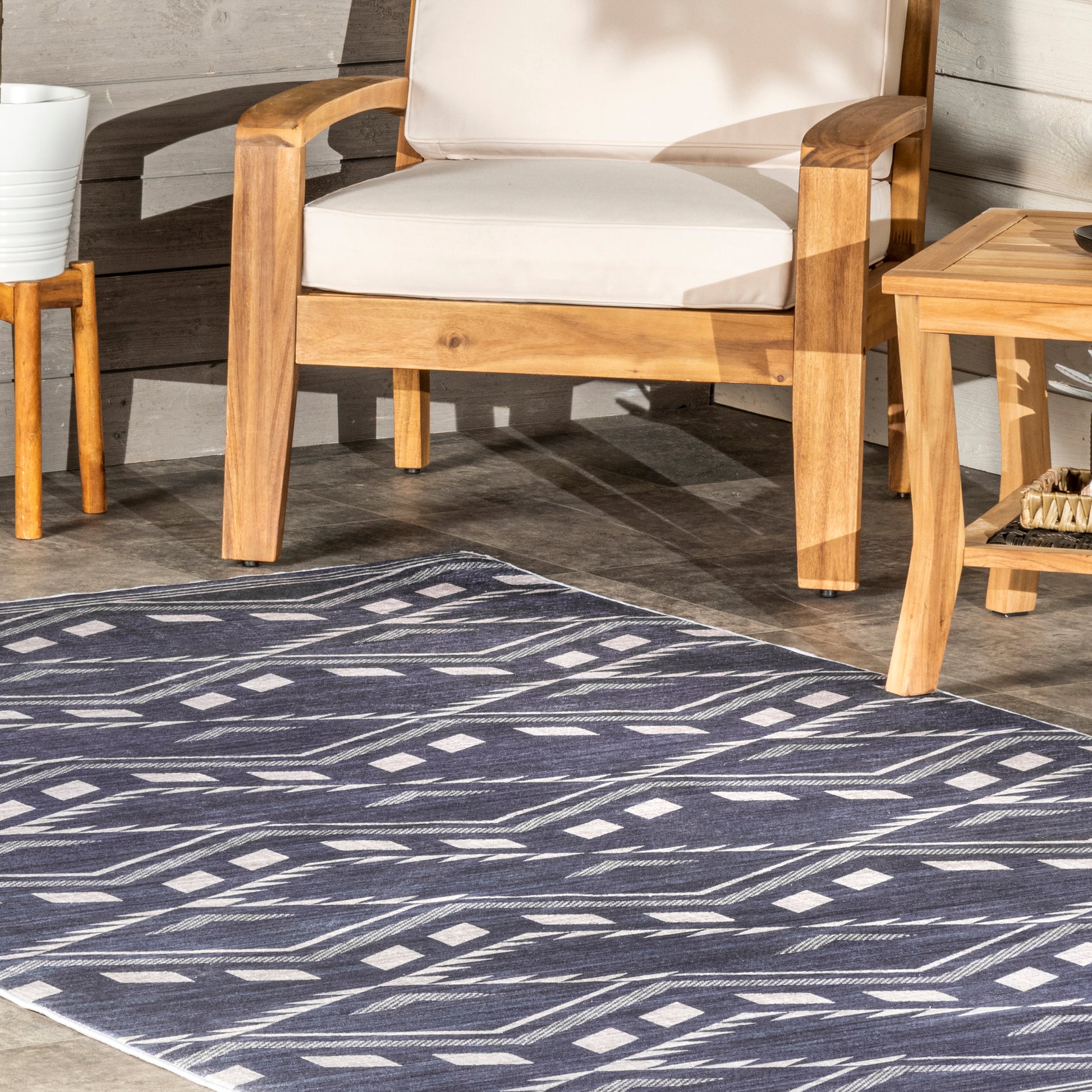 AreaRugs.com Wavaj Nwa1005A Blue Area Rug