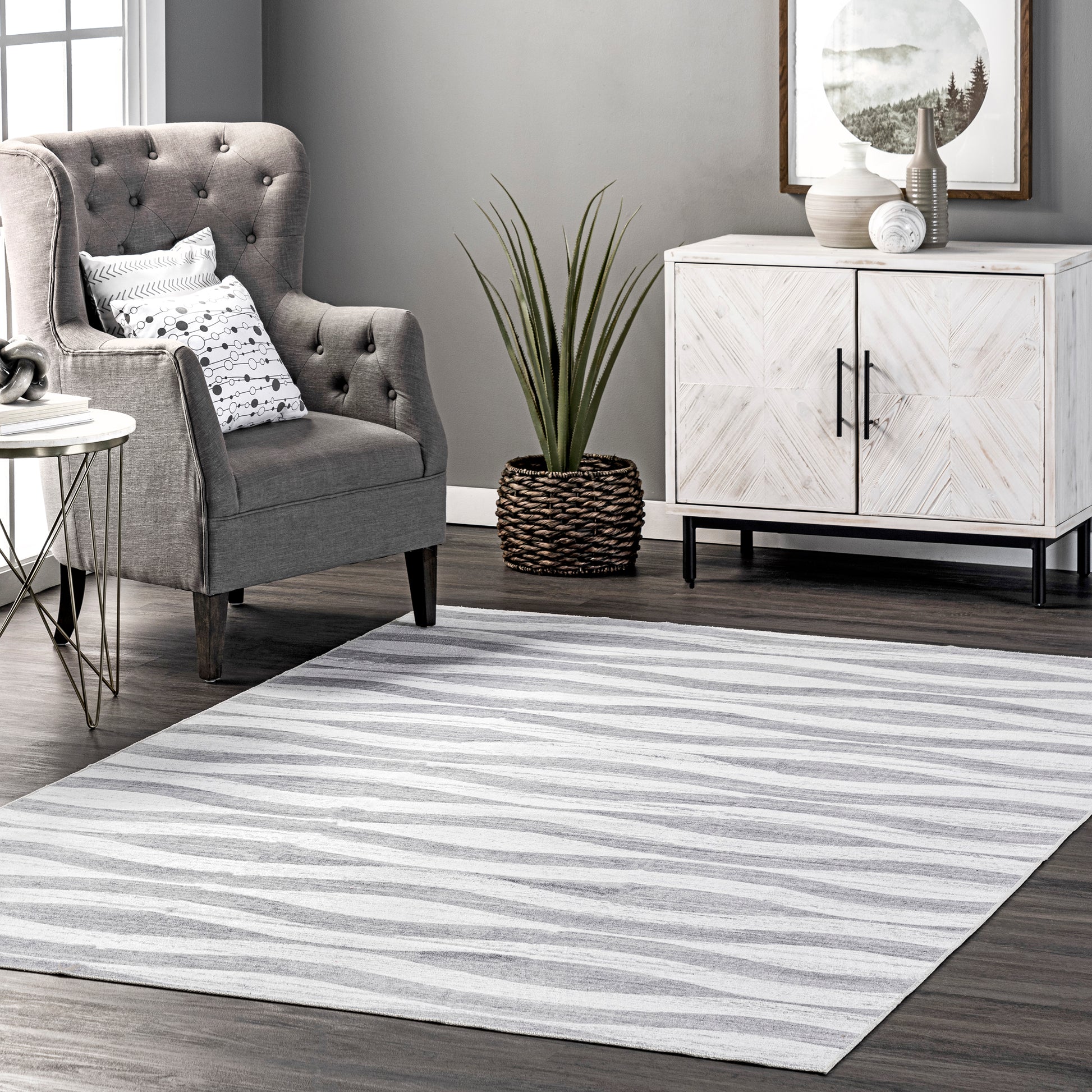 AreaRugs.com Wavaj Nwa1103A Light Gray Area Rug