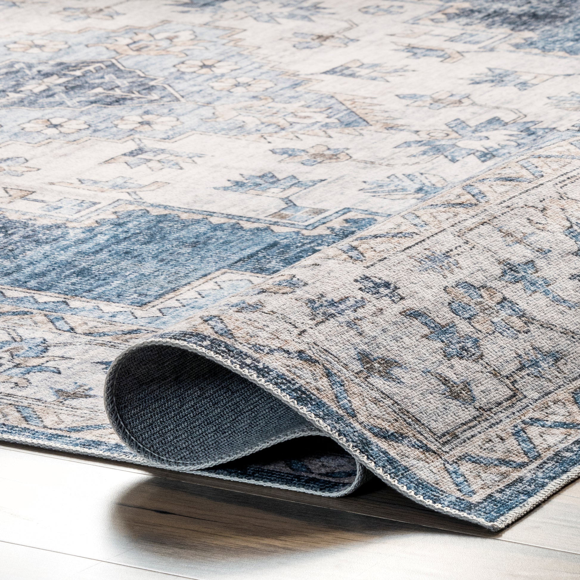 AreaRugs.com Wavaj Nwa1072A Navy Area Rug