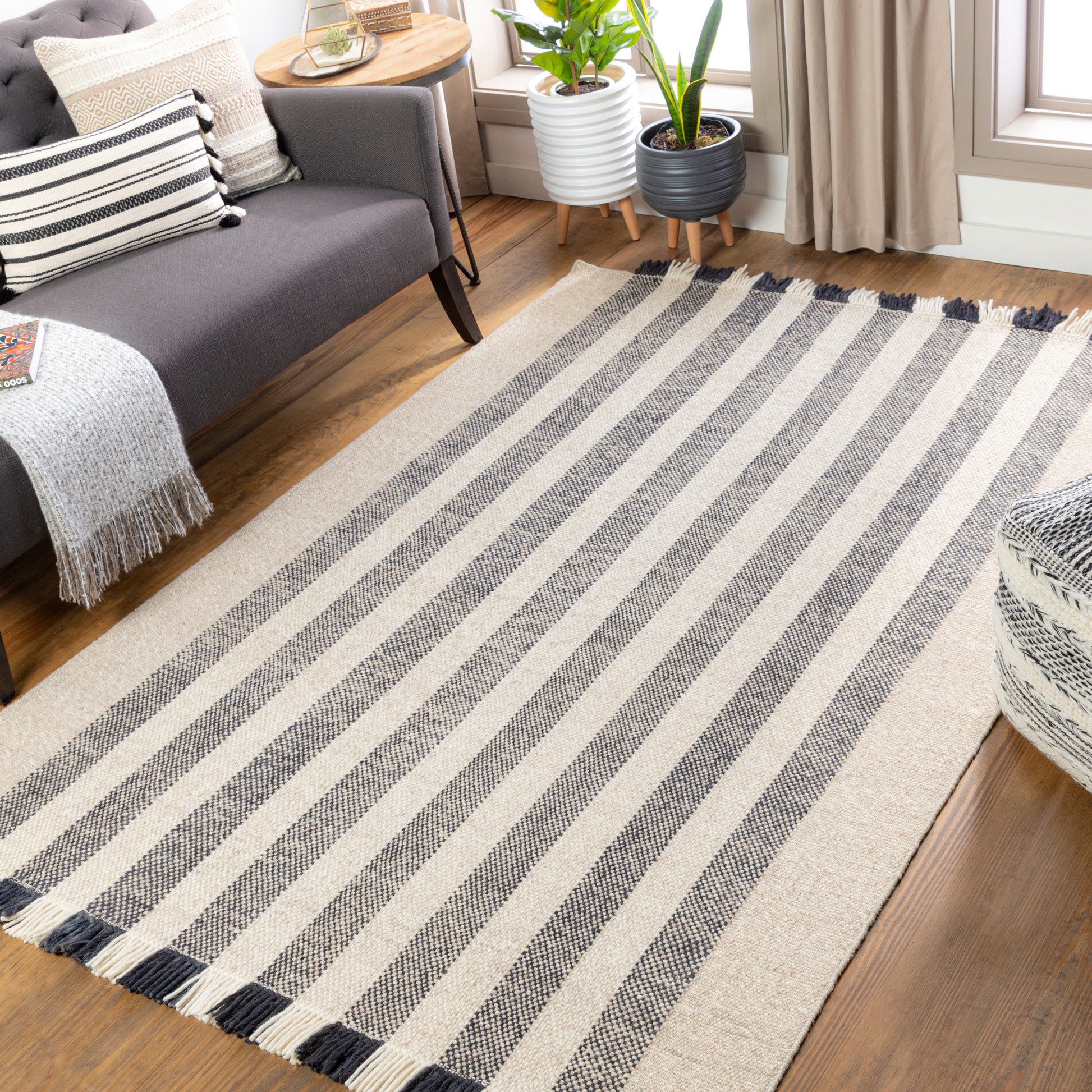 Surya Reliance Rli-2302 Black, Beige, Cream Area Rug