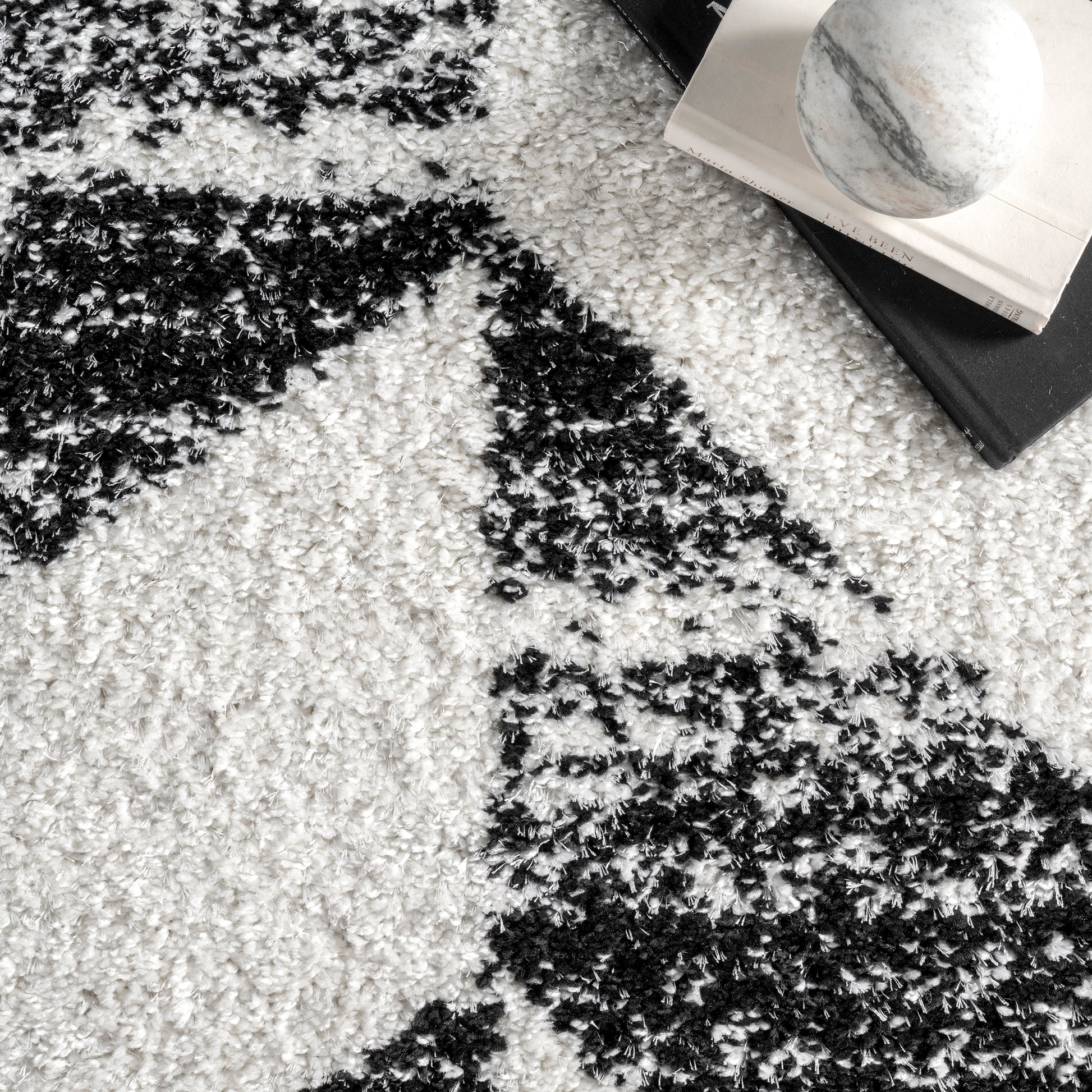 Nuloom Avery Herringbone Cozy Nav1918A Black And White Area Rug