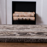 Safavieh Royalty Roy700G Silver / Charcoal Rugs.