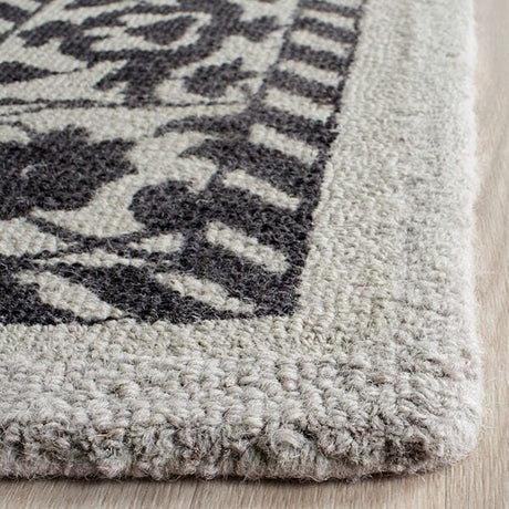 Safavieh Restoration Vintage Rvt102H Silver / Grey Rugs.