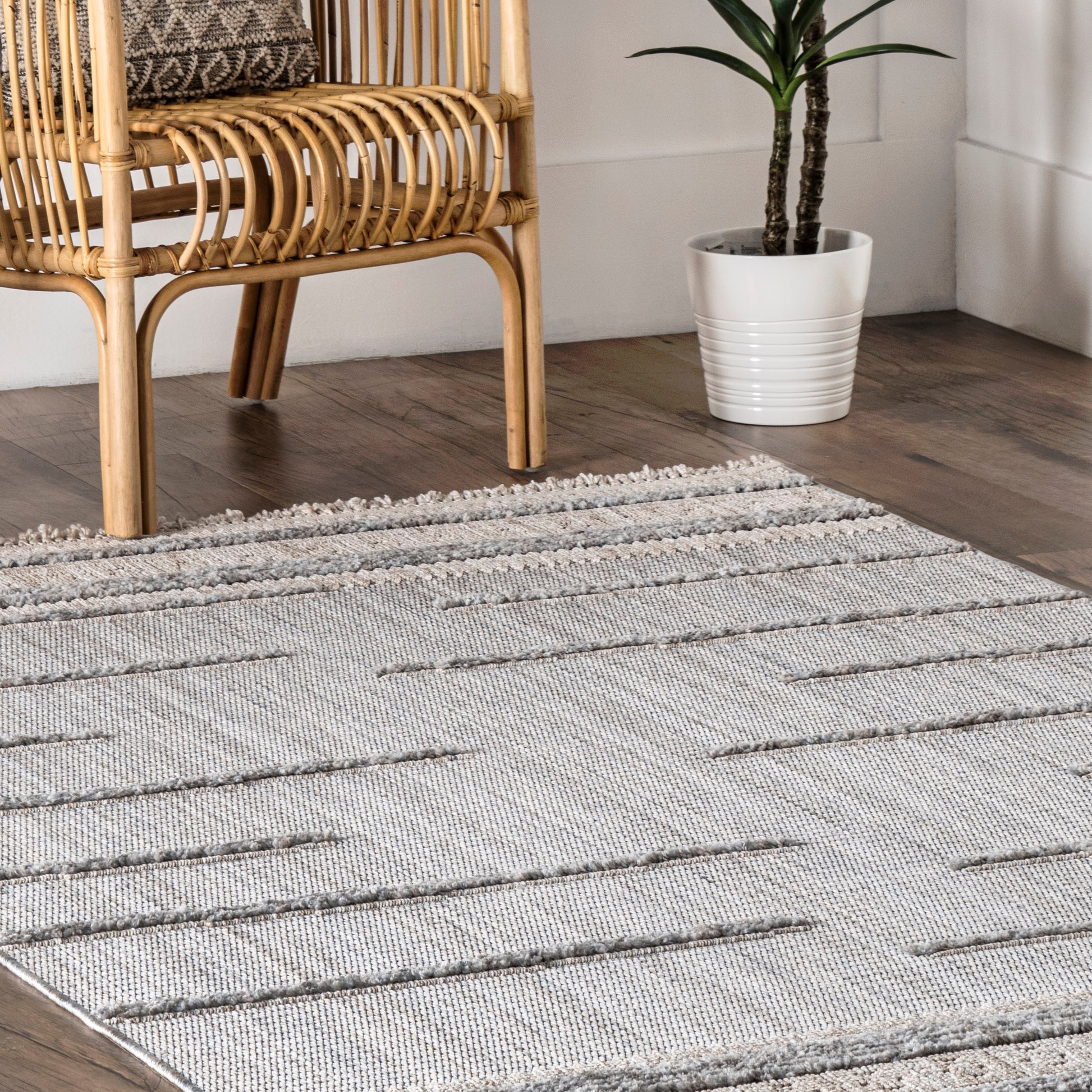 Nuloom Roselia Transitional Lined Nro2318A Light Gray Area Rug