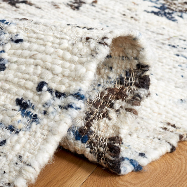 Safavieh Manhattan Man354A Ivory/Charcoal Rug.
