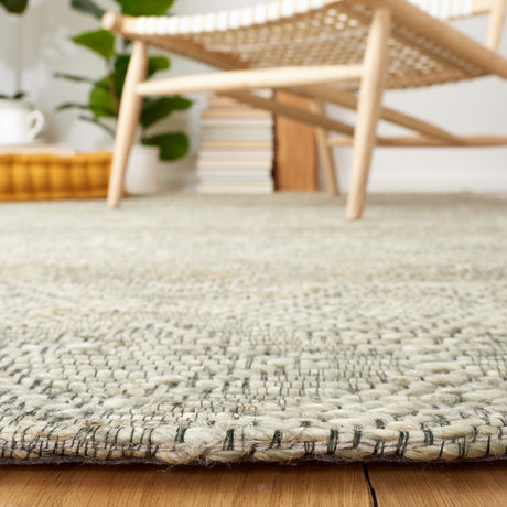 Safavieh Marbella Mrb307F Grey/Sage Rug.