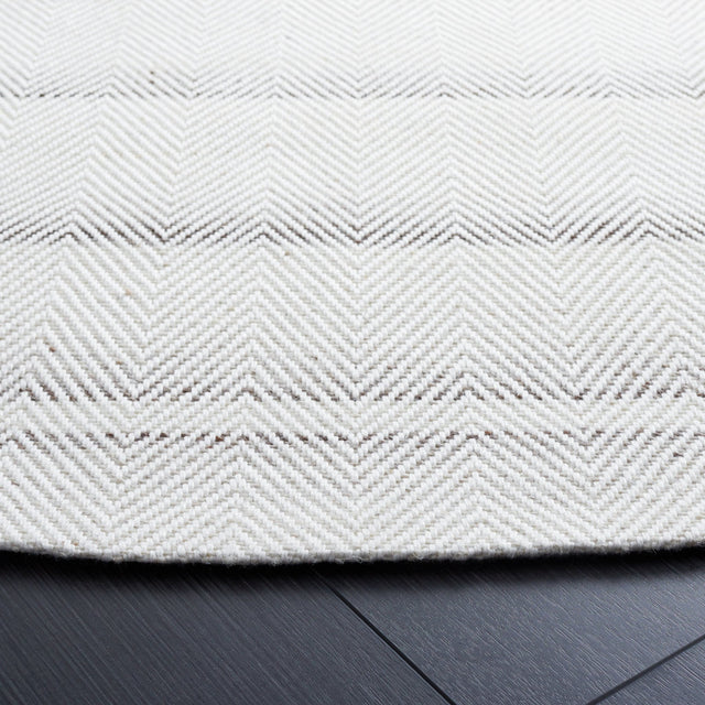 Safavieh Marbella Mrb313F Grey/Ivory Rug.