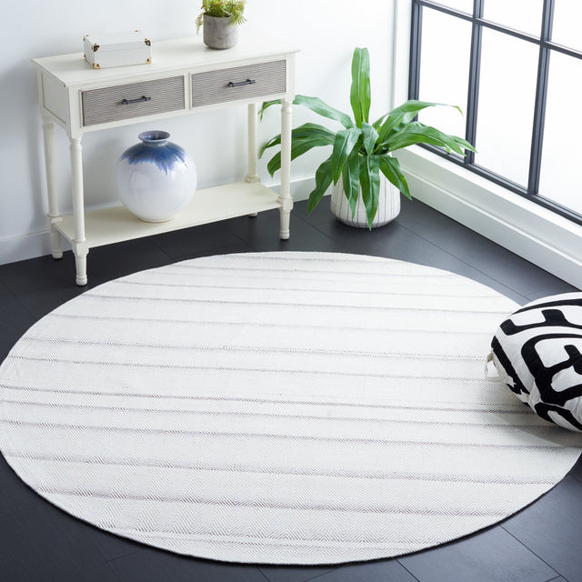 Safavieh Marbella Mrb313F Grey/Ivory Rug.