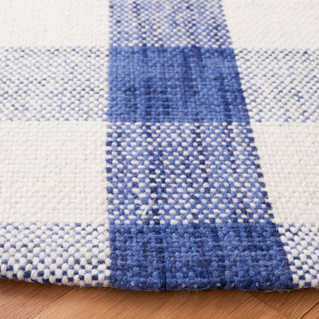 Safavieh Marbella Mrb317N Navy/Ivory Rug.