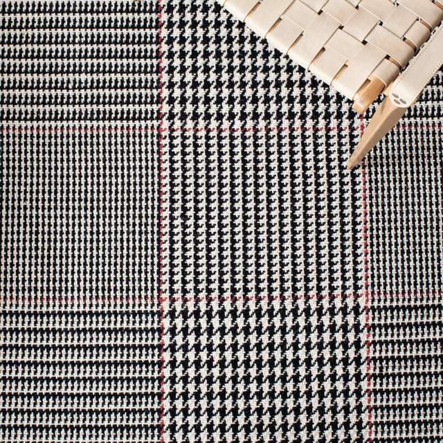 Safavieh Marbella Mrb318Z Black/Ivory Rug.