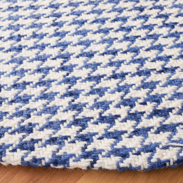 Safavieh Marbella Mrb319N Navy/Ivory Rug.