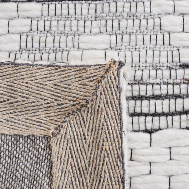 Safavieh Marbella Mrb855Z Ivory/Black Rug.