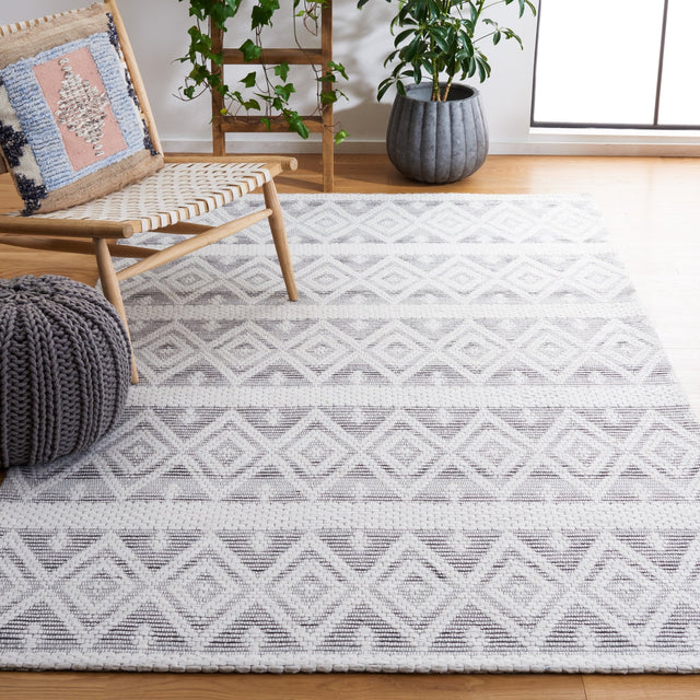 Safavieh Marbella Mrb855Z Ivory/Black Rug.