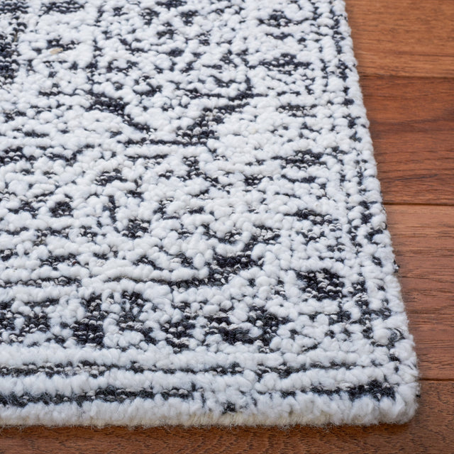 Safavieh Metro Met159Z Ivory/Black Rug.