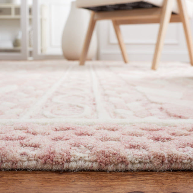 Safavieh Metro Met863U Pink/Ivory Rug.