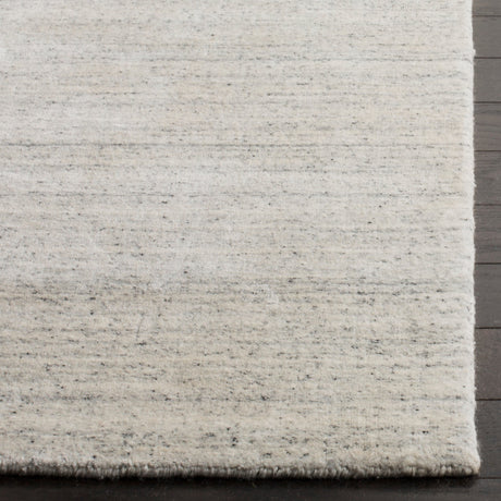 Safavieh Mirage Mir550E Silver Rug.