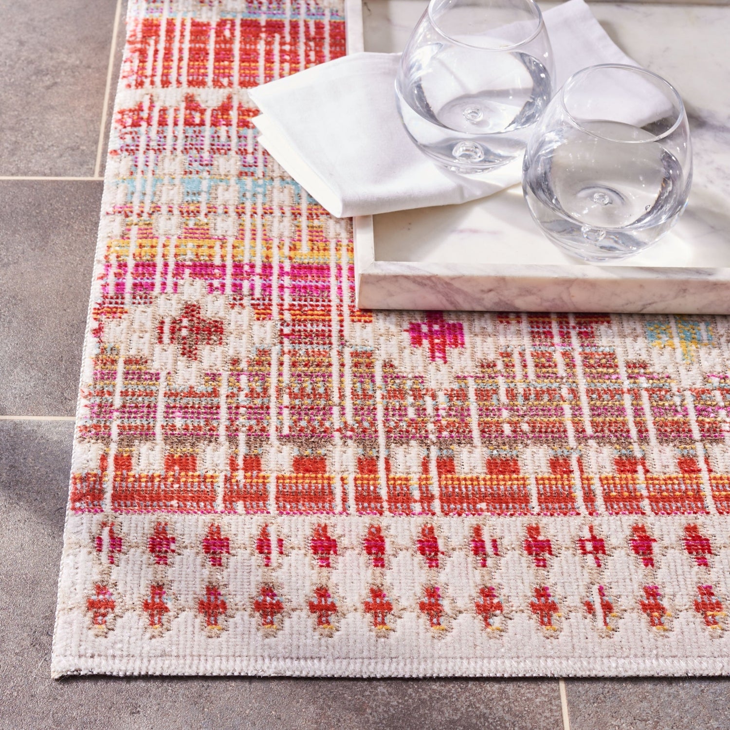 Safavieh Montage Mtg271Q Red/Fuchsia Rug.