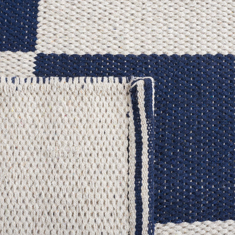Safavieh Montauk Mtk705N Navy/Ivory Rug.