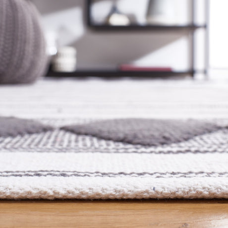 Safavieh Montauk Mtk708H Dark Grey/Ivory Rug.