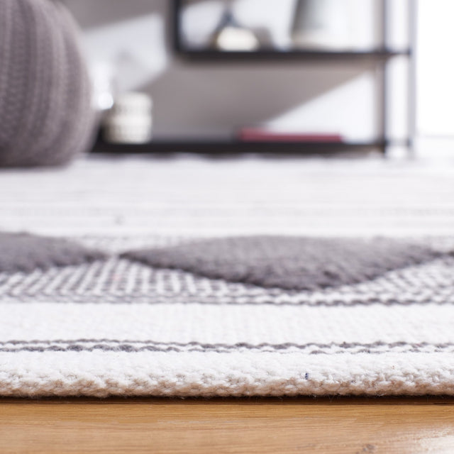 Safavieh Montauk Mtk708H Dark Grey/Ivory Rug.