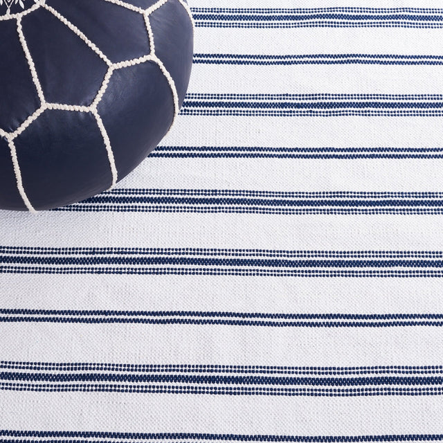 Safavieh Montauk Mtk708N Navy/Ivory Rug.
