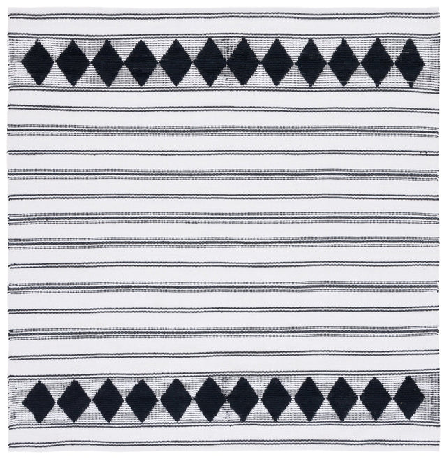Safavieh Montauk Mtk708Z Black/Ivory Rug.